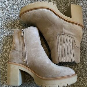 Universal thread booties